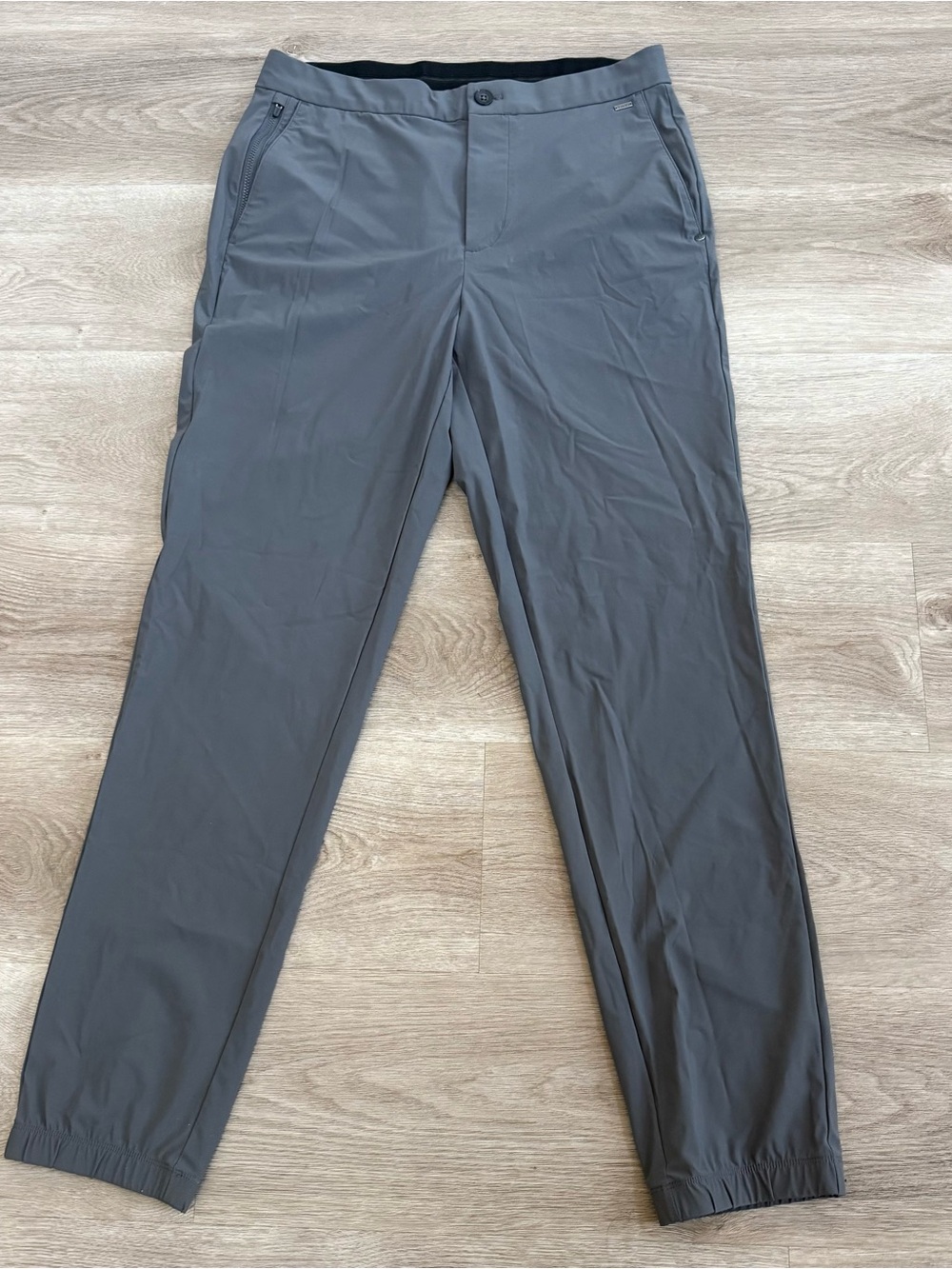 Vuori Fleet Jogger Pant 4 Way Stretch Elastic Waistband V444 Men's Medium Gray